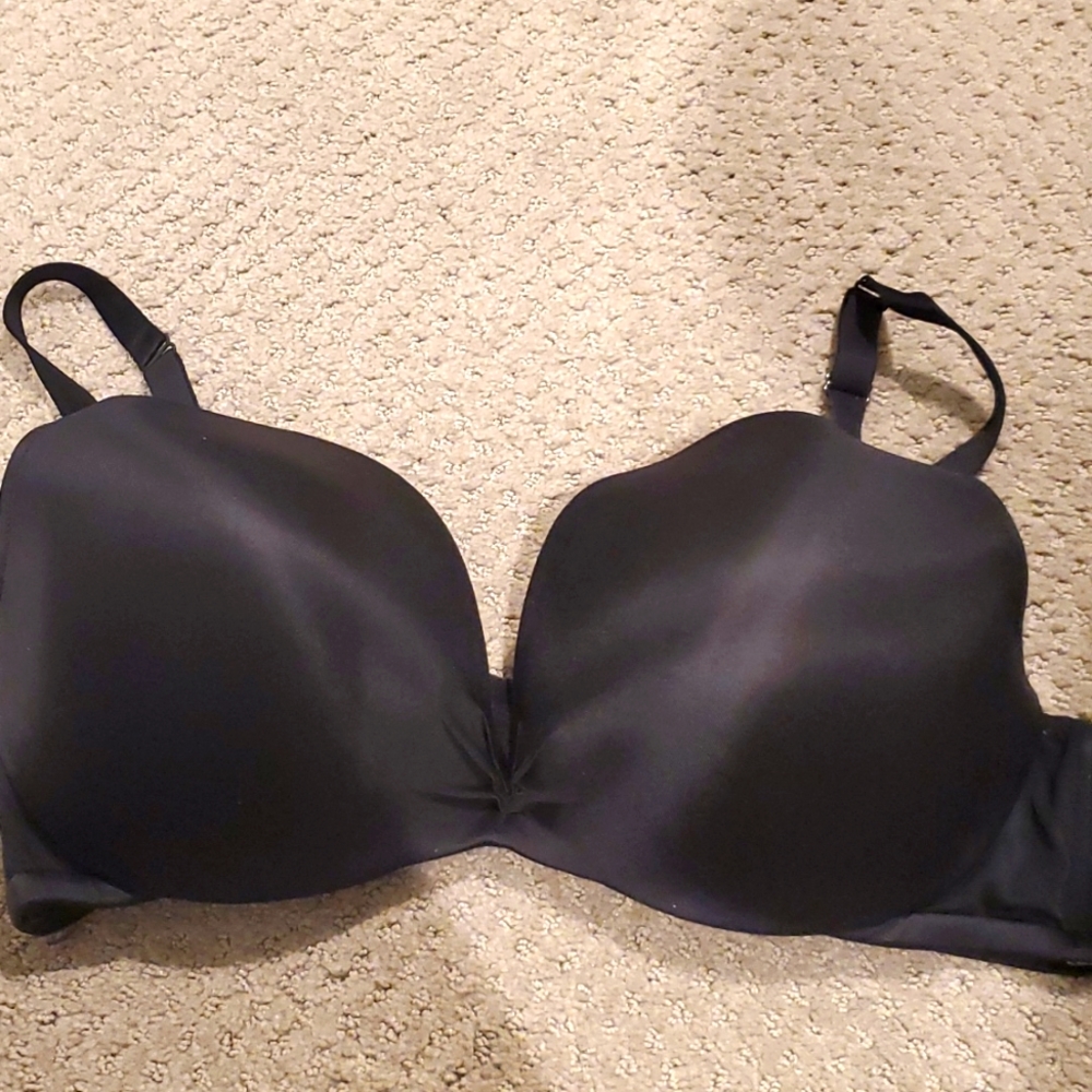 Cacique black plunge / push up style bra 40DD